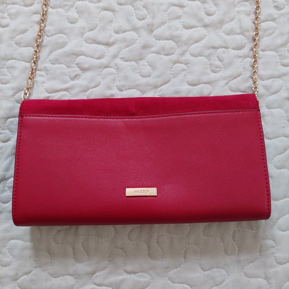 (2 for 25$) Dark red crossbody clutch with gold detailing from Aldo - Picture 3 of 7